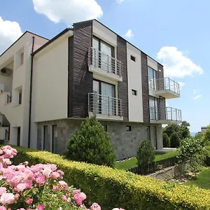 In Sunny Słoneczny Brzeg